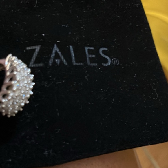 Diamond ring - Picture 3 of 3